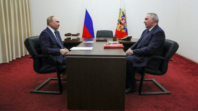 rogozin-obsudil-s-putinym-sozdanie-boevyh-raketnyh-kompleksov-04a6e34