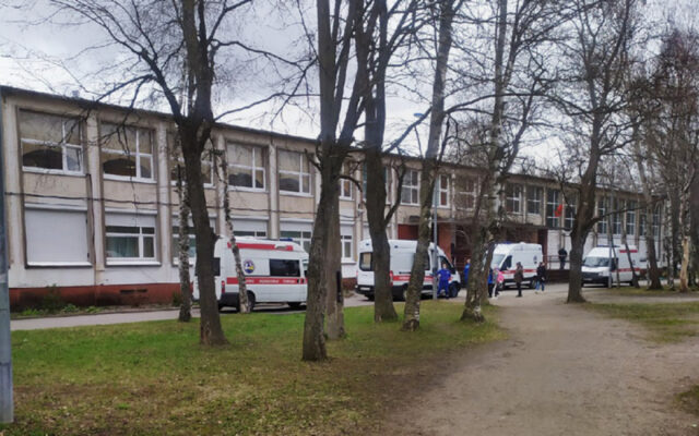 v-peterburge-shkolnic-osmotreli-mediki-iz-za-ugrozy-otravlenija-mylom-47d7bfe