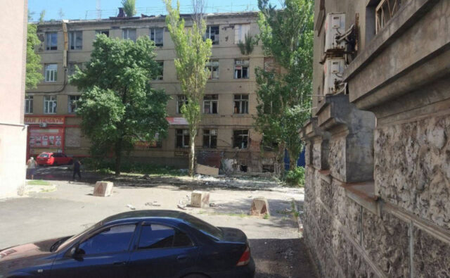 mer-donecka-soobshhil-ob-obstrele-univermaga-85b6ddc