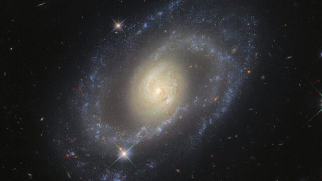 astronomy-opredelili-ves-odnoj-iz-krupnejshih-zvezd-vo-vselennoj-8ee423b