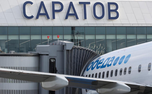 samolet-iz-saratova-v-moskvu-zaderzhali-iz-za-deboshira-52fc8b1