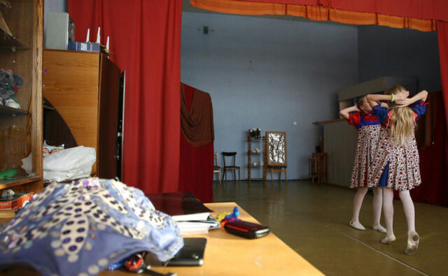 ministr-prosveshhenija-obeshhal-k-2024-godu-otkryt-v-kazhdoj-shkole-svoj-teatr-80a9829