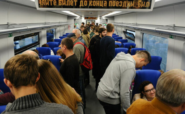 mintrans-zapretil-vysazhivat-iz-elektrichek-bezbiletnikov-mladshe-16-let-d227387