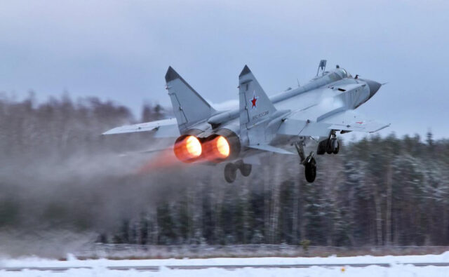 ria-novosti-uznalo-ob-obnaruzhenii-ekipazha-upavshego-v-primore-mig-31-dd6b319