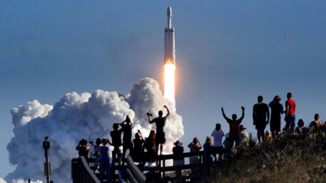 v-ssha-razreshili-spacex-razvernut-do-75-tys-sputnikov-starlink-38404cf