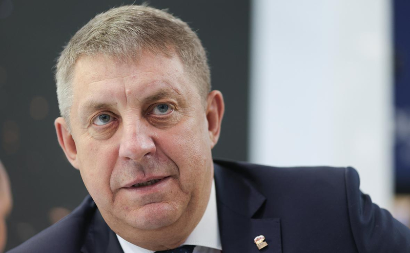
                    Богомаз заявил об упавших на строящийся дом обломках беспилотника

                
