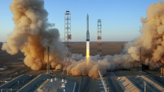 raketa-proton-m-so-sputnikom-elektro-l-startovala-s-bajkonura-40891ea