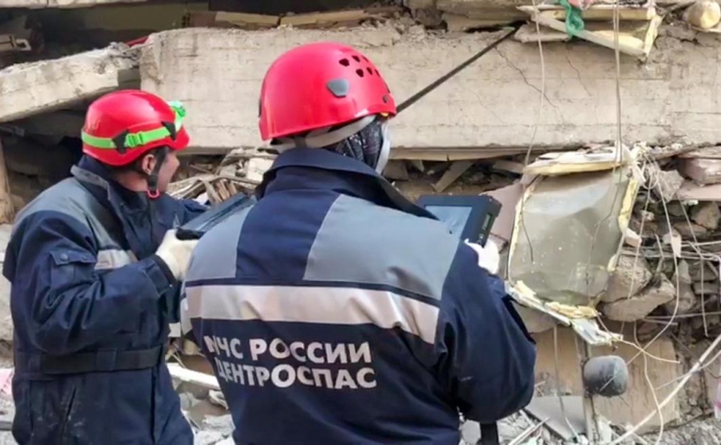 Российские спасатели нашли $150 тыс. под завалами дома в Турции