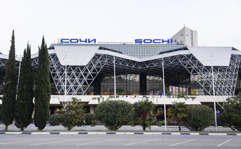 «Аэрофлот» назвал срок вывоза пассажиров отмененных рейсов из Сочи