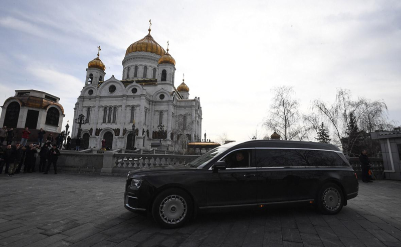 Кадры с места аварии Aurus в центре Москвы. Видео