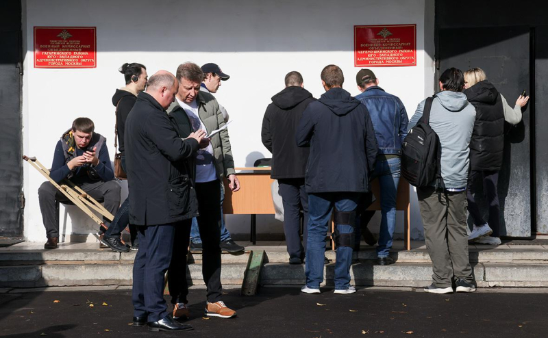 Минтруд предложил считать многодетными семьи с тремя детьми до 18 лет