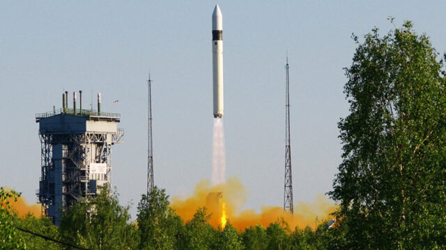 raketu-rokot-osnastjat-stupenju-s-turboreaktivnymi-dvigateljami-ed76022