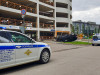 
                    Автомобиль упал с третьего этажа парковки&nbsp;на севере&nbsp;Москвы

                