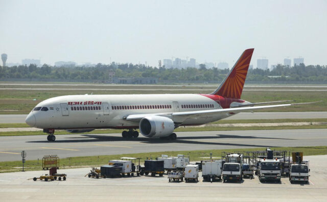 letevshij-iz-indii-v-ssha-boeing-sel-v-magadane-iz-za-polomki-dvigatelja-df979fb