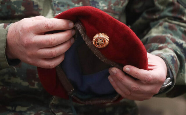 rossijskij-general-vpervye-sdal-ekzamen-na-krapovyj-beret-52e1f52