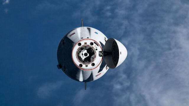 spacex-zapustit-gruzovoj-korabl-cargo-dragon-k-mks-4-ijunja-3986c3b