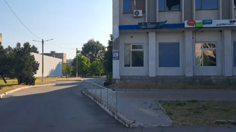 Спасателей МЧС отправили в Новую Каховку после разрушения плотины ГЭС