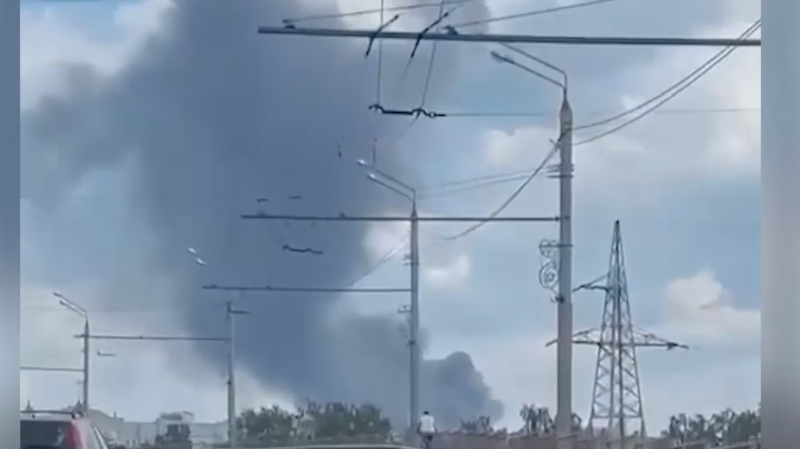 
                    В Брянске загорелось недостроенное здание военного госпиталя

                