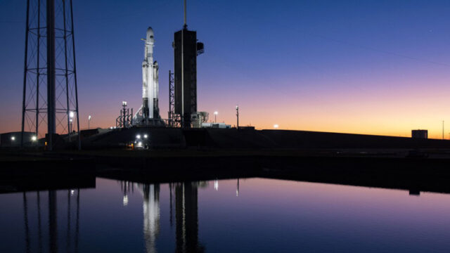 spacex-otmenila-pusk-falcon-heavy-s-samym-tjazhelym-sputnikom-za-minutu-do-starta-e27f032
