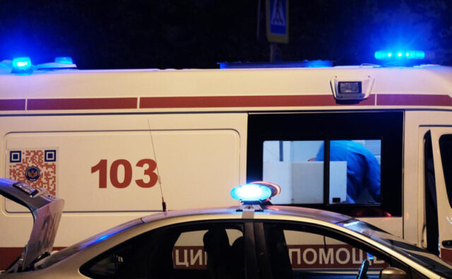 v-elektrostali-molodomu-cheloveku-s-zelenym-irokezom-srezali-skalp-8a54f47