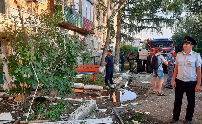 Как взрывом газа в Канске в жилой пятиэтажке вынесло окна. Видео