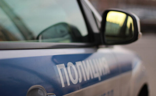 v-ekaterinburge-na-ulice-nashli-ostavlennuju-otcom-pjatiletnjuju-devochku-8219466