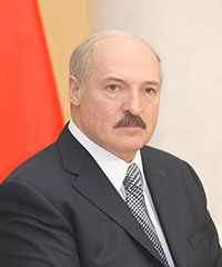 
                    Лукашенко предложил научить петербуржцев обращаться с автобусами

                