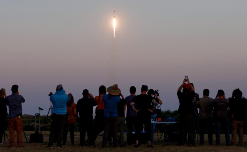 SpaceX запустила на орбиту 22 мини-спутника Starlink