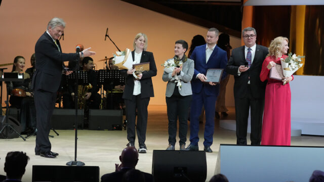 v-moskve-nazvali-laureatov-premii-za-vernost-nauke-09aa3f6