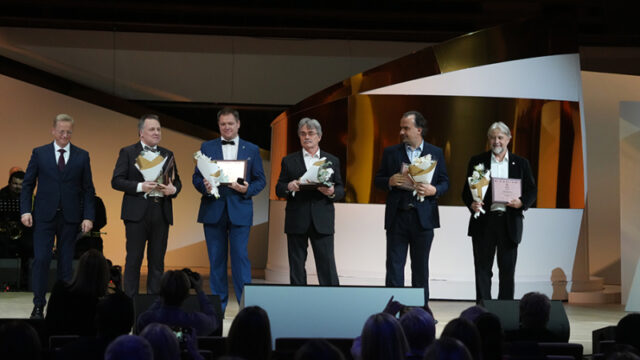 zarjade-dlja-uma-v-moskve-nazvali-laureatov-premii-za-vernost-nauke-f33c28c