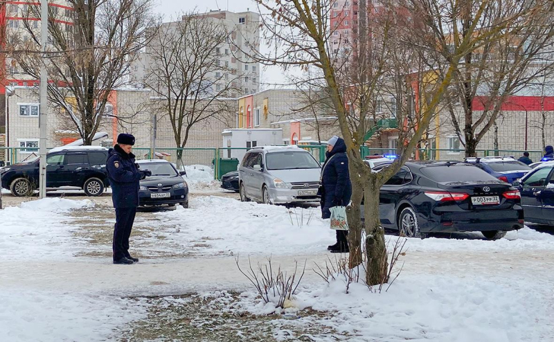 
                    Пострадавших при стрельбе в гимназии в Брянске эвакуируют в Москву

                