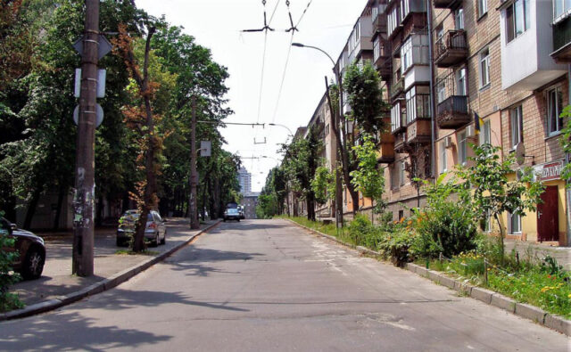 na-ukraine-zhiteli-sela-otkazalis-snesti-pamjatnik-sovetskomu-soldatu-d0d29d1
