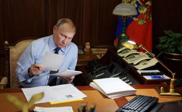 putin-uchredil-pochetnoe-zvanie-dlja-rabotnikov-mestnogo-samoupravlenija-3cd0e54