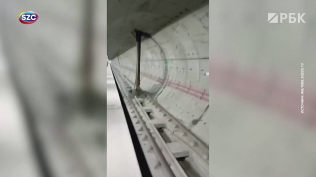 v-stambule-burovaja-mashina-probila-dyru-v-tonnele-metro-video-91620a9