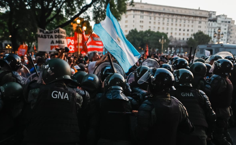 Семь человек погибли в ходе операции полиции против банд в Рио-де-Жанейро