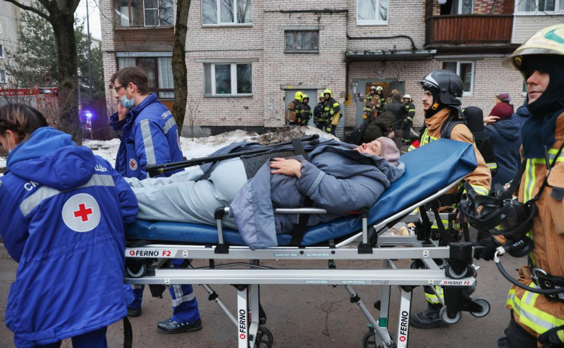 
                    Жильцам поврежденных из-за ЧП в Петербурге квартир предложили гостиницы

                