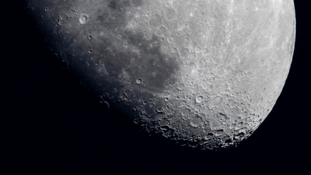 uchenye-dokazali-vysokuju-verojatnost-sushhestvovanija-vodjanogo-lda-na-lune-ebd074a