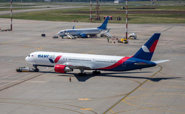 azur-air-objasnila-zaderzhku-vyleta-rejsa-antaljanbsp-moskva-na-pjat-chasov-55bd60d