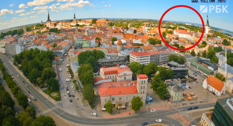 Пассажиры выпали на дорогу перед столкновением трамваев. Видео