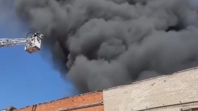 pozhar-v-cehu-po-proizvodstvu-keramicheskih-plit-v-himkah-video-f81cc74
