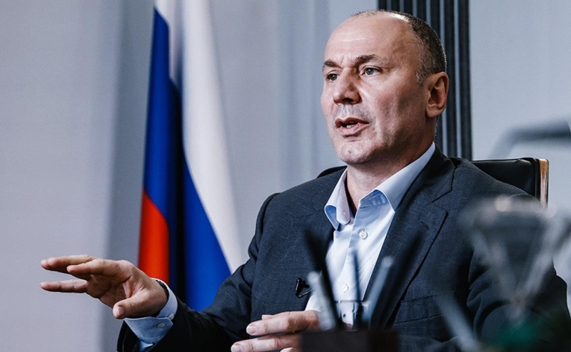 Рособрнадзор назвал число выпускников, пересдавших ЕГЭ на 100 баллов