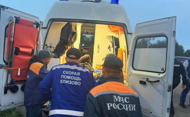 na-kamchatke-muzhchina-sumel-otbitsja-ot-napavshego-medvedja-6c825bd