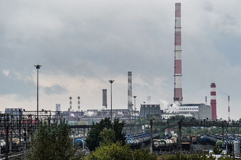 Пожар на Омском НПЗ полностью потушили