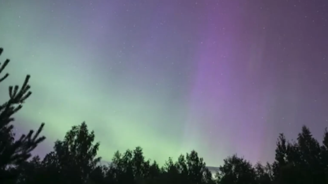 v-rjade-regionov-rossii-nochju-proizoshlo-silnoe-severnoe-sijanie-video-dcf8677