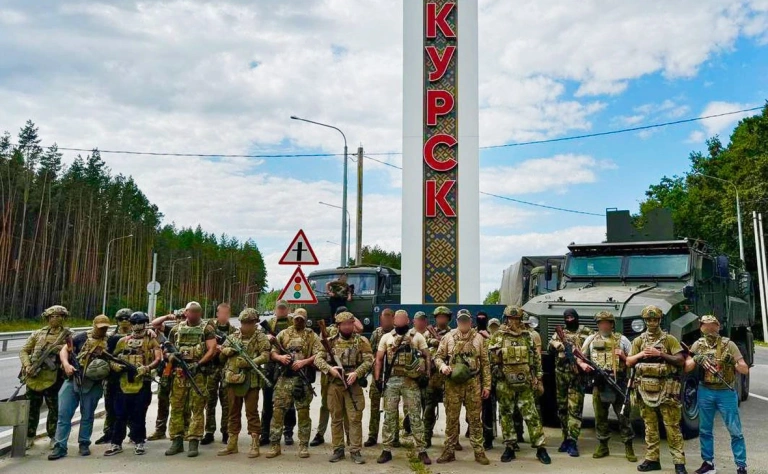 В ряде регионов России ночью произошло сильное северное сияние. Видео