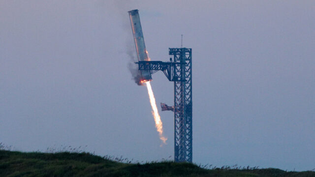 spacex-vpervye-vernula-raketu-nositel-super-heavy-na-startovuju-ploshhadku-29c3619