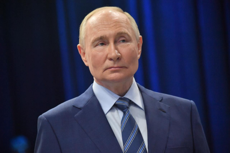 Супруга Василия Ливанова сообщила, что актер в сознании