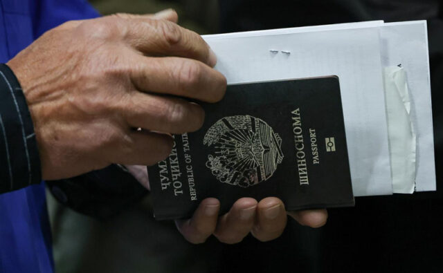 treh-migrantov-v-habarovskom-krae-lishili-grazhdanstva-rossii-cd3b1e3